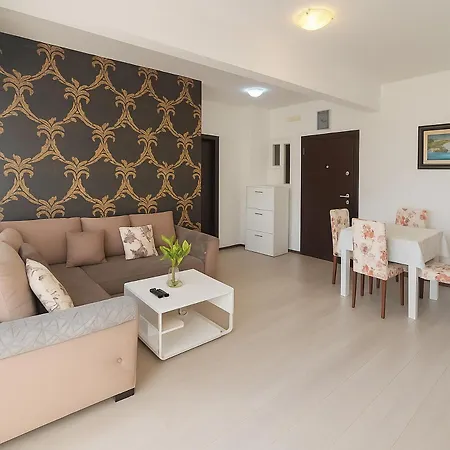 Adrialux Apartman *